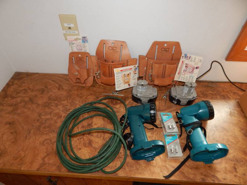 lot 109 image: Flashlights and Tool Belt Accessories