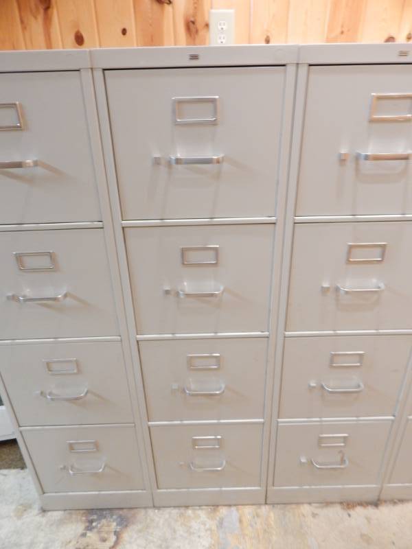 lot 115 image: Hon 4 Drawer Filing Cabinet