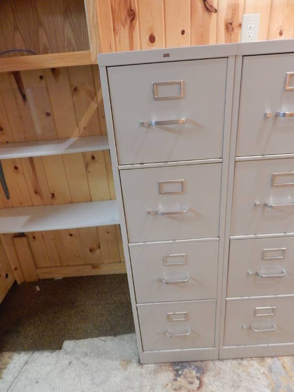 lot 116 image: Hon 4 Drawer Filing Cabinet
