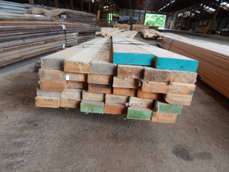 lot 147 image: Unit of 2x4 and 2x6 construction lumber