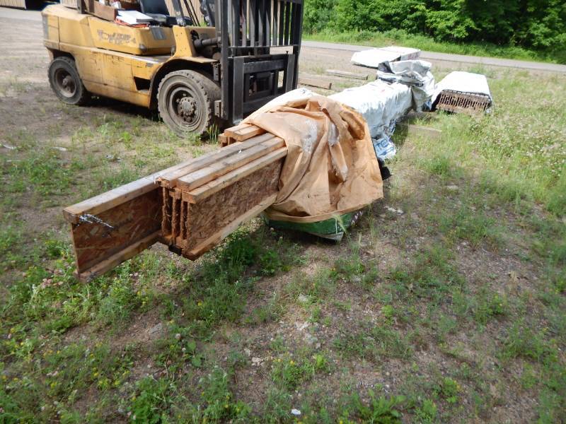 lot 175 image: Wood-I Joists 11-78 high x 16, 20 and 22 lengths