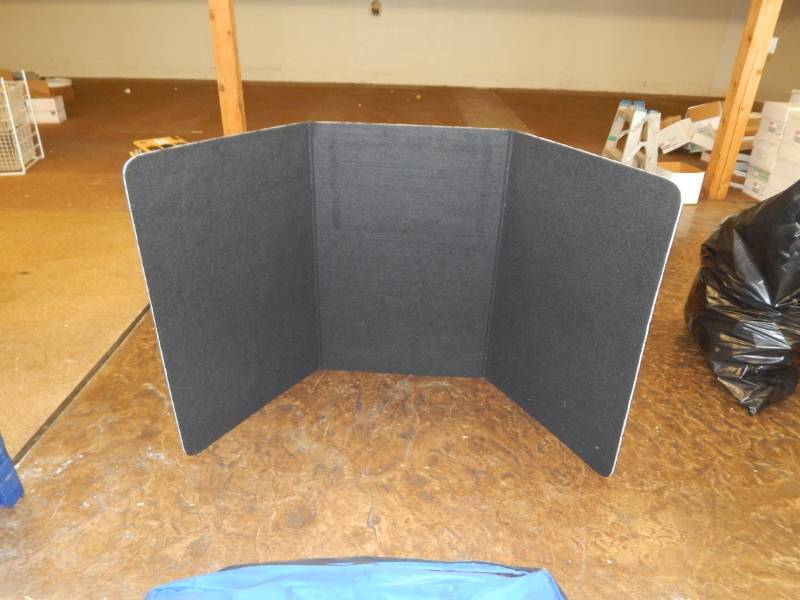 lot 184 image: Tri-fold tabletop Display Board