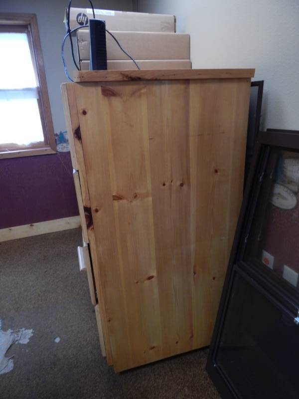 lot 185 image: Custom made 8 drawer cabinet