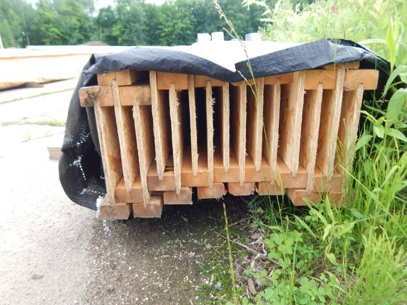 lot 198 image: Wood-I Joists 11-78 high x 28 long and 48 long