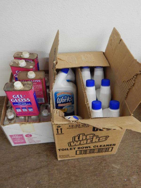 lot 206 image: Cleaning Supplies Lot