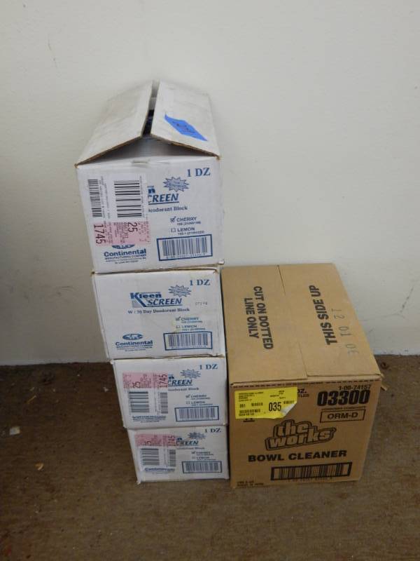 lot 209 image: Cleaning Supplies Lot