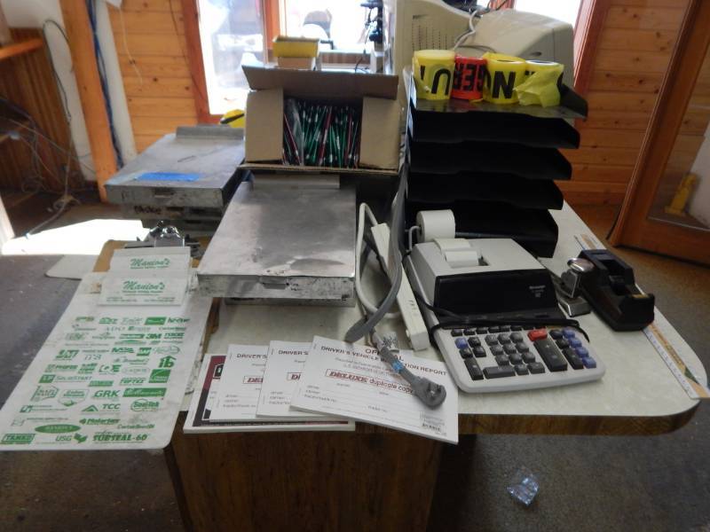 lot 217 image: Truck DriverOffice Organizing Lot