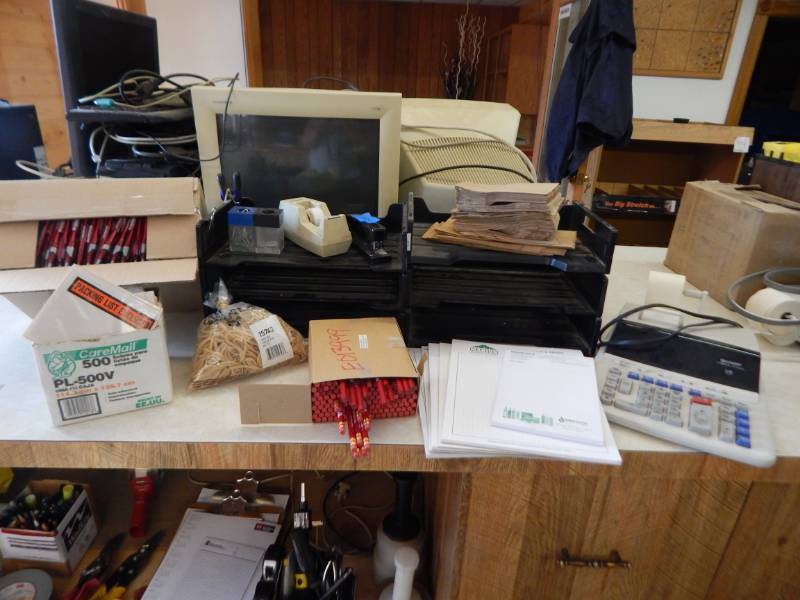 lot 220 image: Office Supply Lot