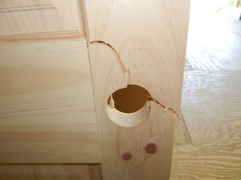 lot 242 image: 30 Knotty Pine Slab with damage