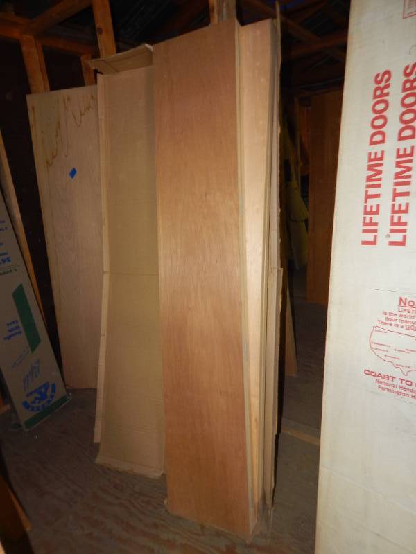 lot 258 image: 50 x 68 Luan Bifold