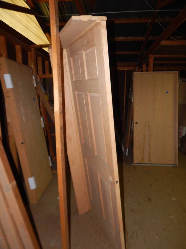 lot 277 image: 28 x 68 Oak Prehung