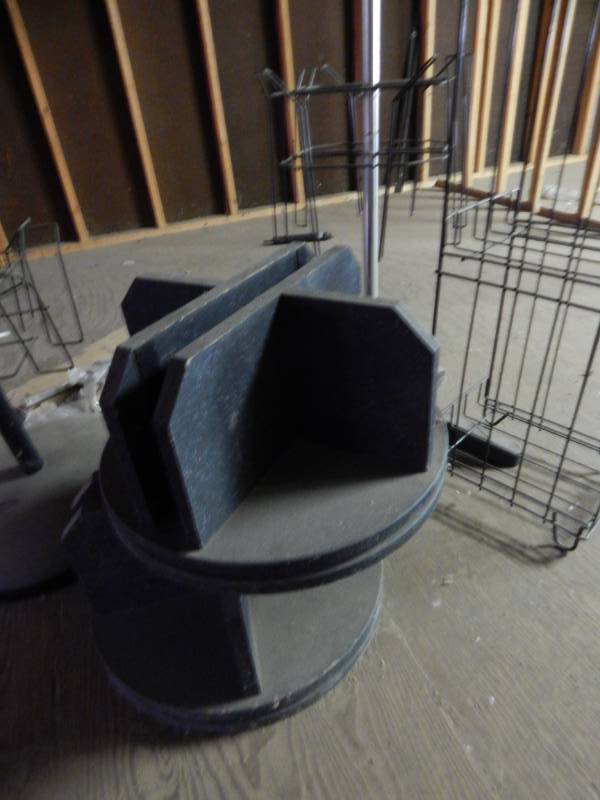lot 286 image: Display racks