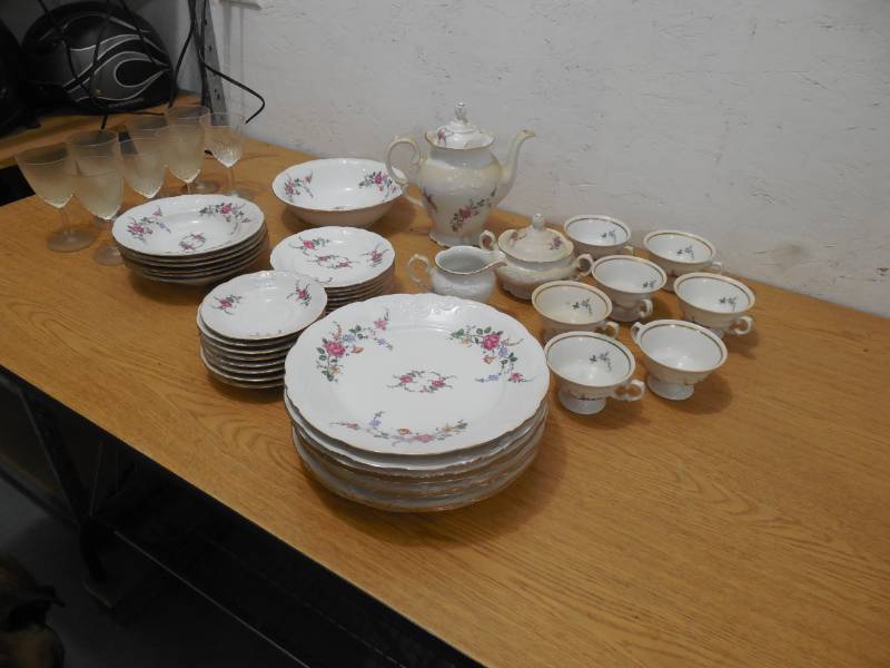 CHINA SET-DISHES