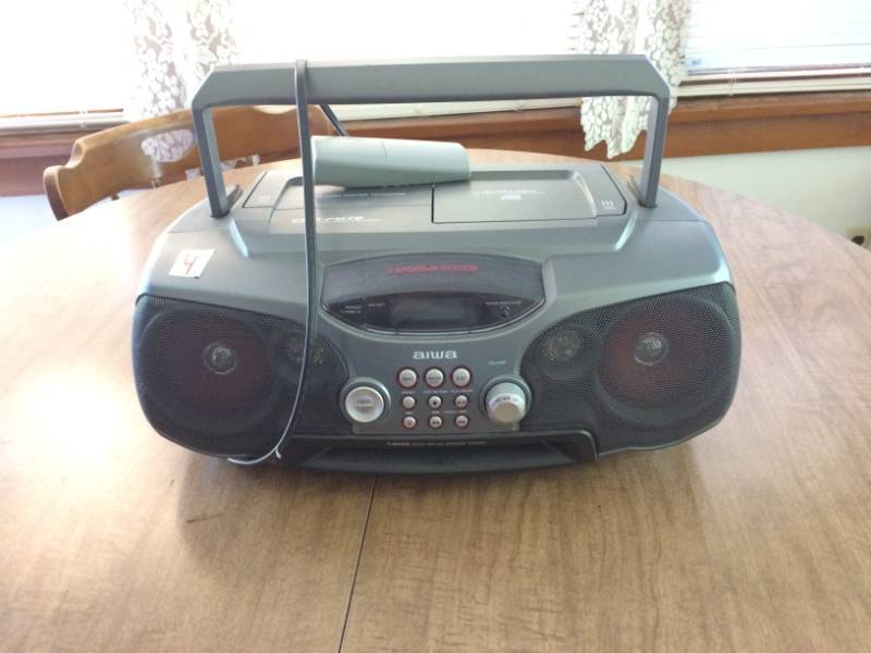 lot 4 image: Boom Box