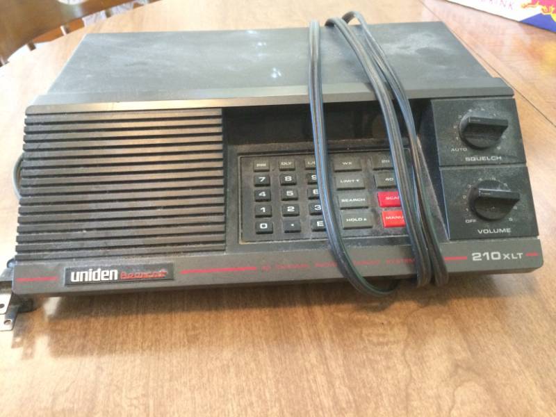 lot 10 image: Radio Scanner