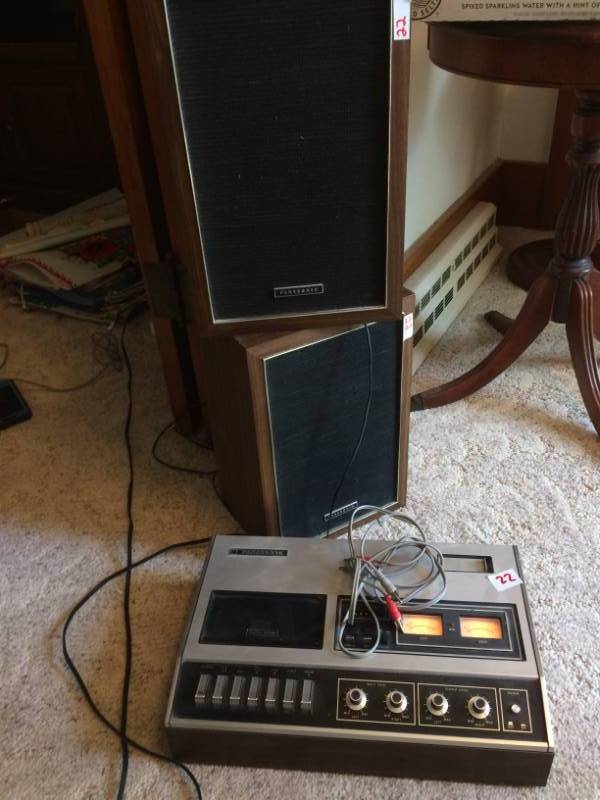 lot 22 image: Panasonic Stereo with Speakers