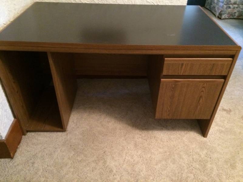 lot 34 image: Office Desk