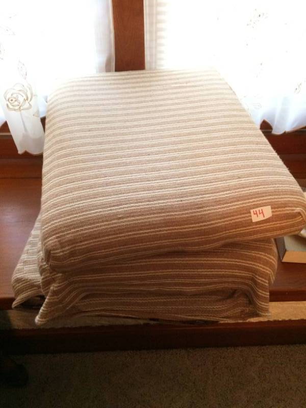 lot 44 image: Seat Cushions
