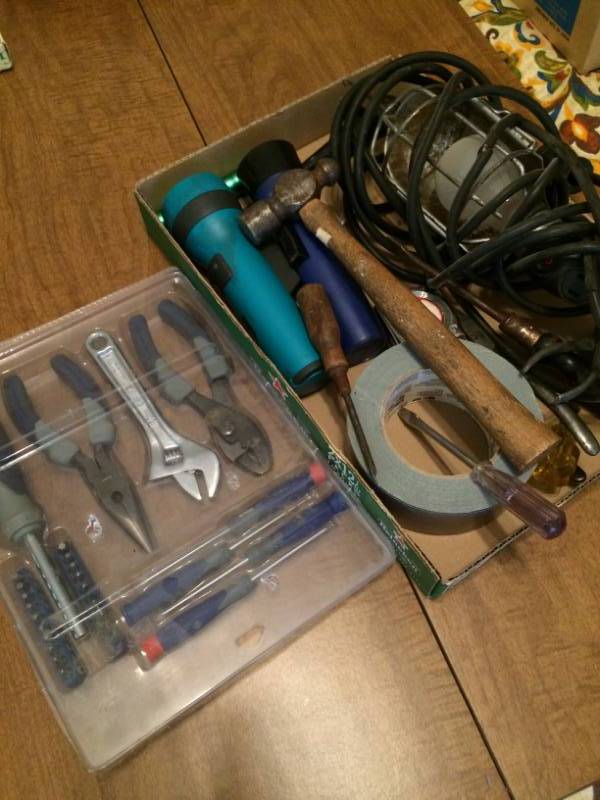 lot 63 image: Assorted Hand Tools