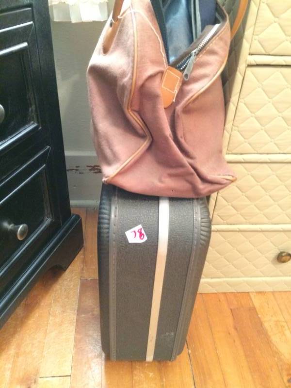 lot 78 image: Suitcase and Reusable Shopping Bags