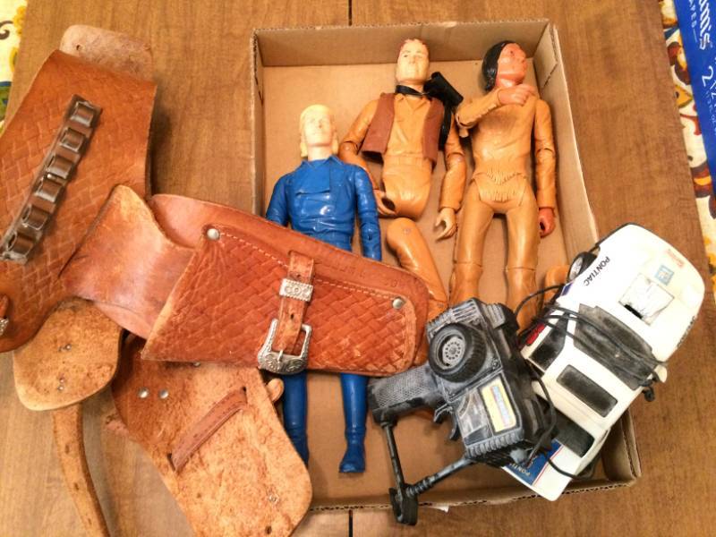 lot 86 image: Vintage Toys