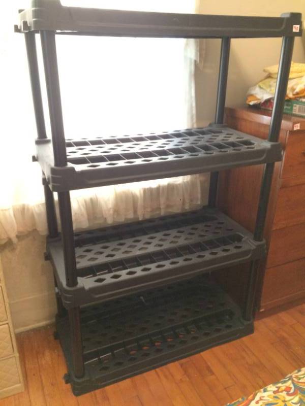 lot 90 image: Black Plastic Storage Organizer