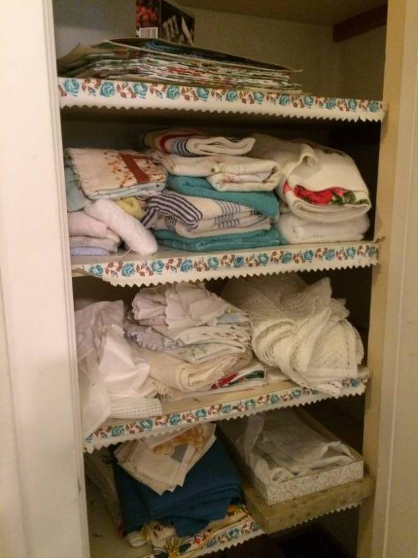 lot 96 image: Linen Closet - Tablecloths Placemats, Bath Towels, Window Coverings and More