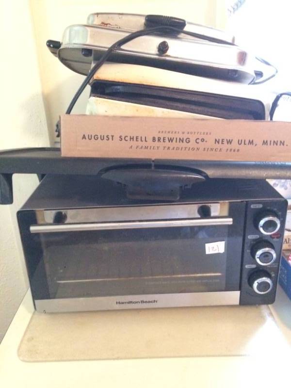 lot 121 image: Various Countertop Kitchen Appliances