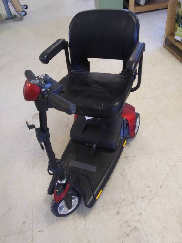 lot 1 image: Mobility Scooter