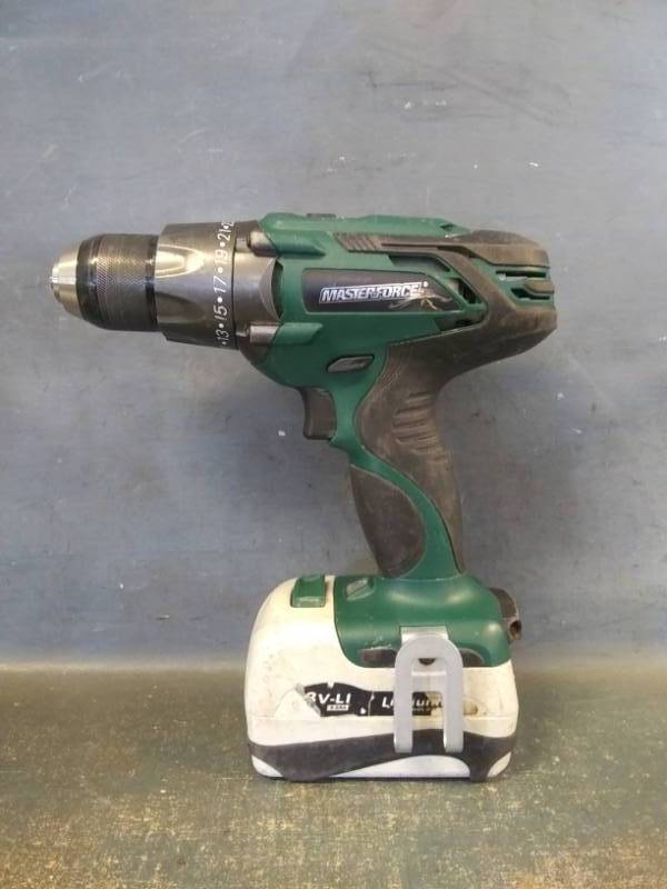 lot 5 image: Masterforce Power Drill