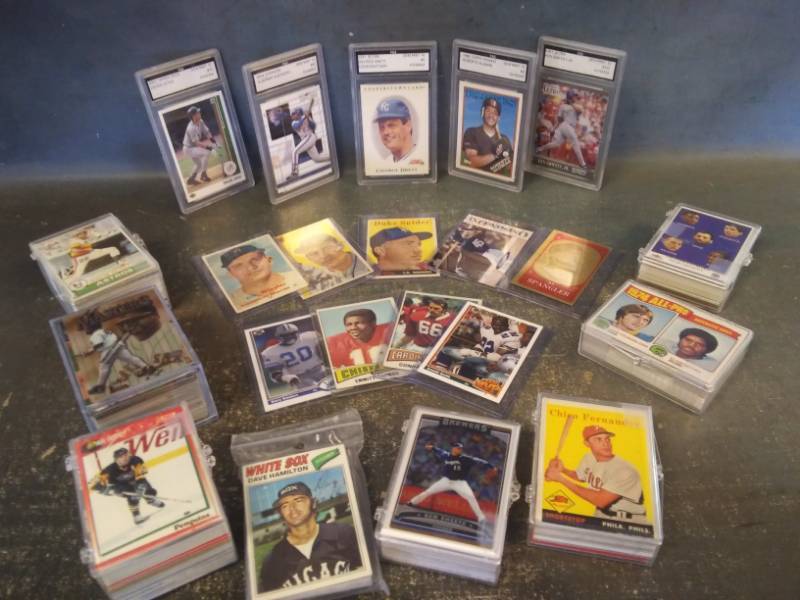 lot 8 image: Sports Card Collection 1950s to 2000s with 1958 Duke Snider Card and More