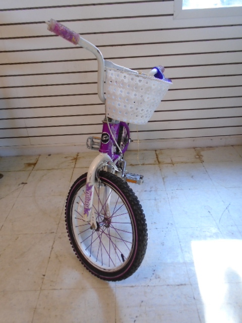 lot 20 image: Kids Bicycles