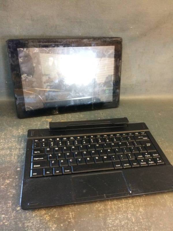 lot 38 image: Packard Bell Tablet