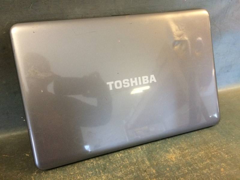 lot 60 image: Toshiba Laptop