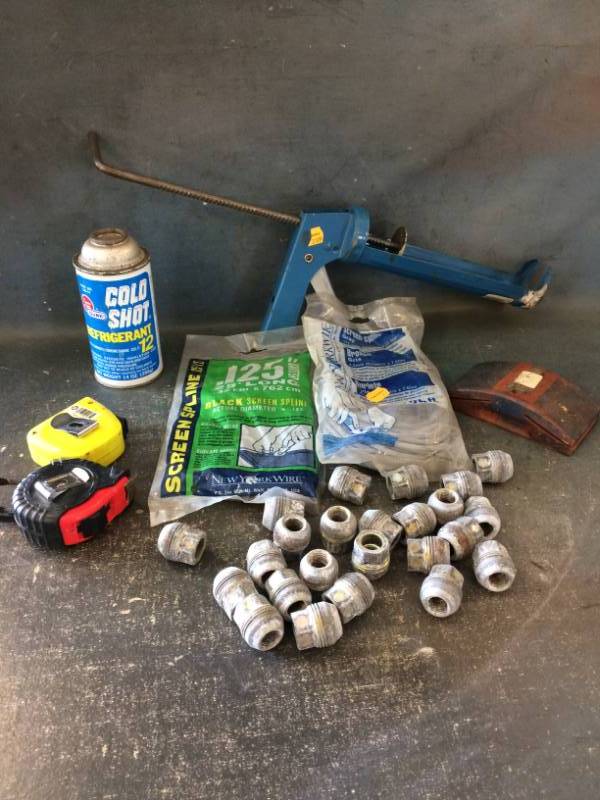 lot 42 image: Assorted Tools and Tape Measures