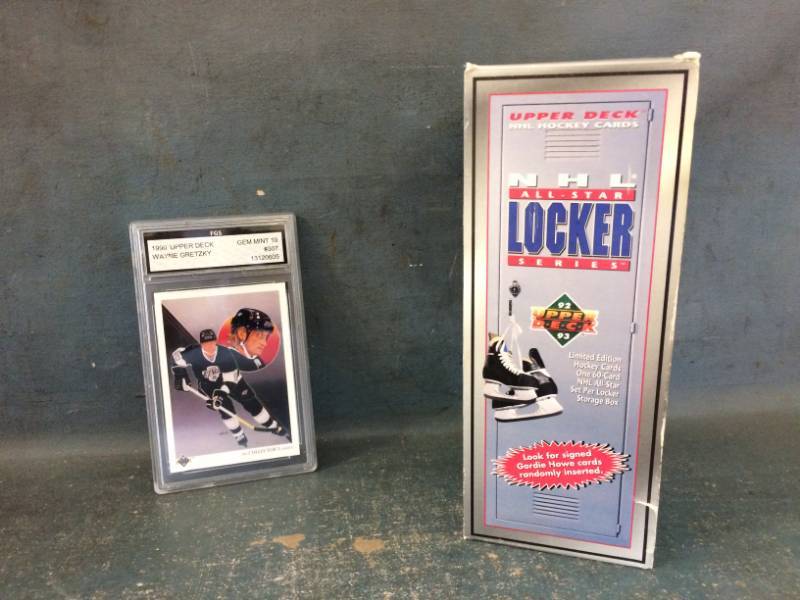 lot 45 image: Wayne Gretzky 1990 GradedSlabbed and Upper Deck Mini Locker