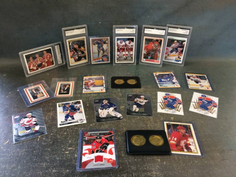 lot 46 image: Hockey Card Collection with GradedSlabbed Mario Lemieux, Vintage Messier, Rookies and More