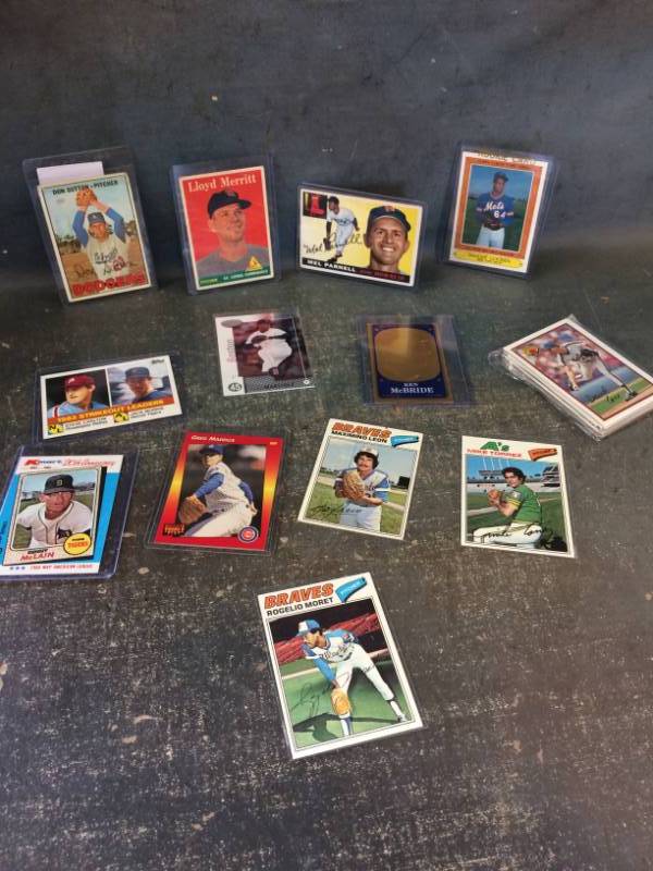 lot 47 image: MLB Star Pitcher Baseball Cards 1950s - 2000s with  Sutton, Rookies and Stars