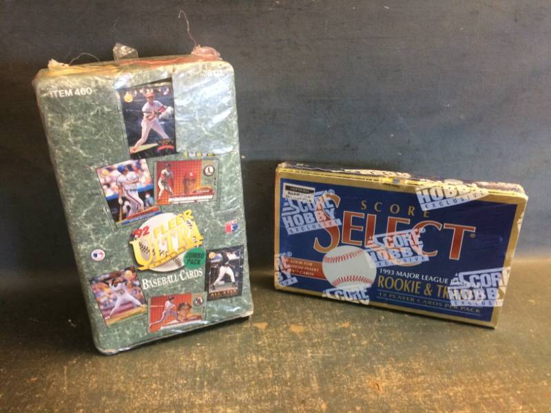 lot 85 image: Baseball Card Collection