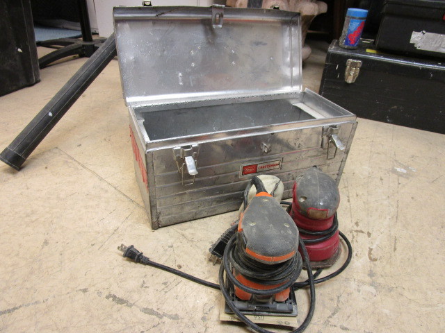 lot 713 image: RIDGID AND TOOL SHOP PALM SANDERS
