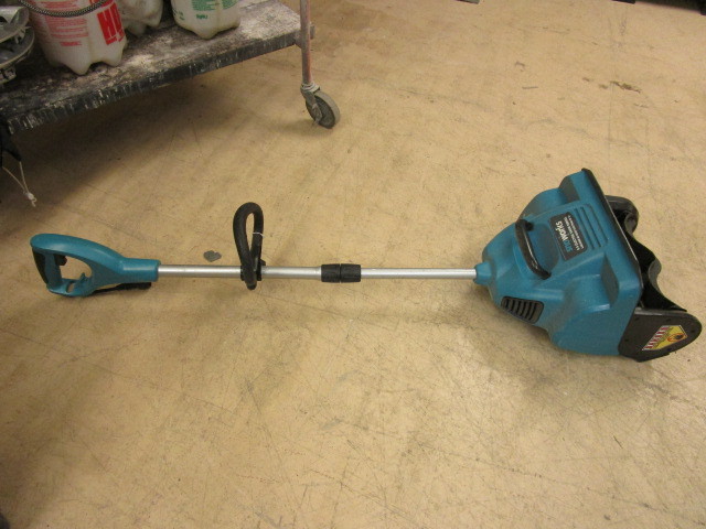 lot 719 image: SNOWORKS ELECTRIC SNOW SHOVEL