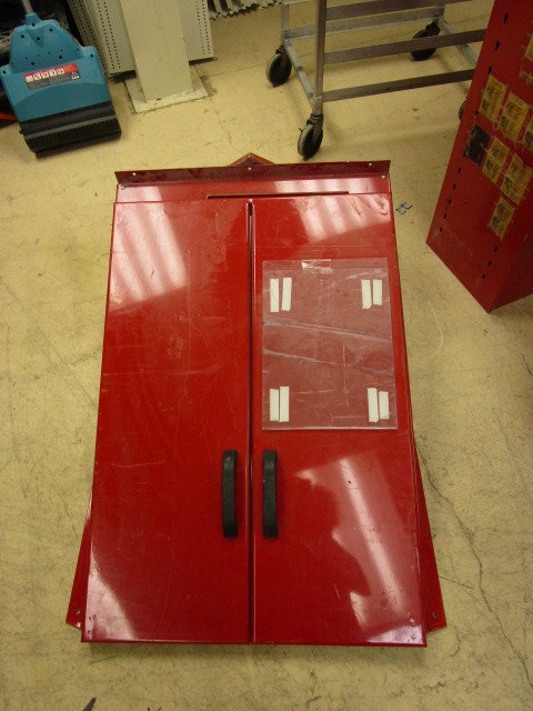 lot 725 image: ACCESS HATCH