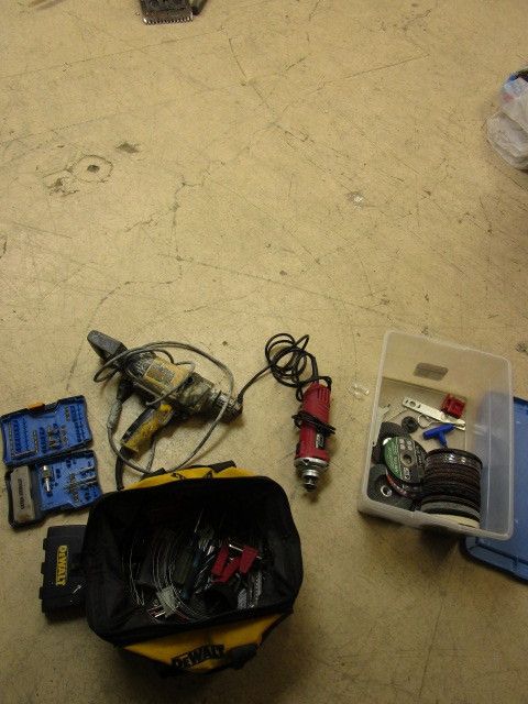 lot 737 image: DEWALT DRILL AND TOOL SHOP GRINDER WITH ACCESSORIES
