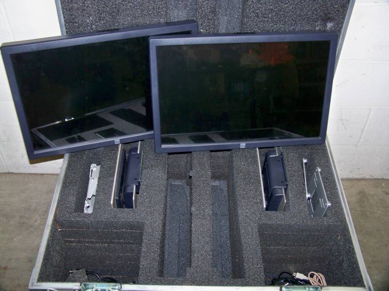 lot 3 image: Pair of 22 ELO Touch ScreenTouchscreen LCD MonitorsDisplays with Heavy Duty Rolling Travel Case