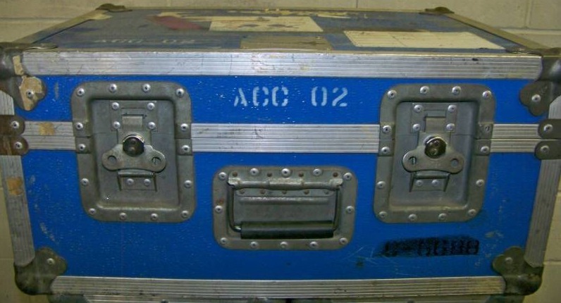 lot 27 image: Hard Sided Hinged ATA Flight  Travel Shipping Case