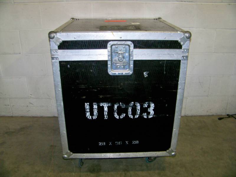 lot 28 image: Large Rolling Hard Sided Travel Shipping Case with Heavy Duty Casters