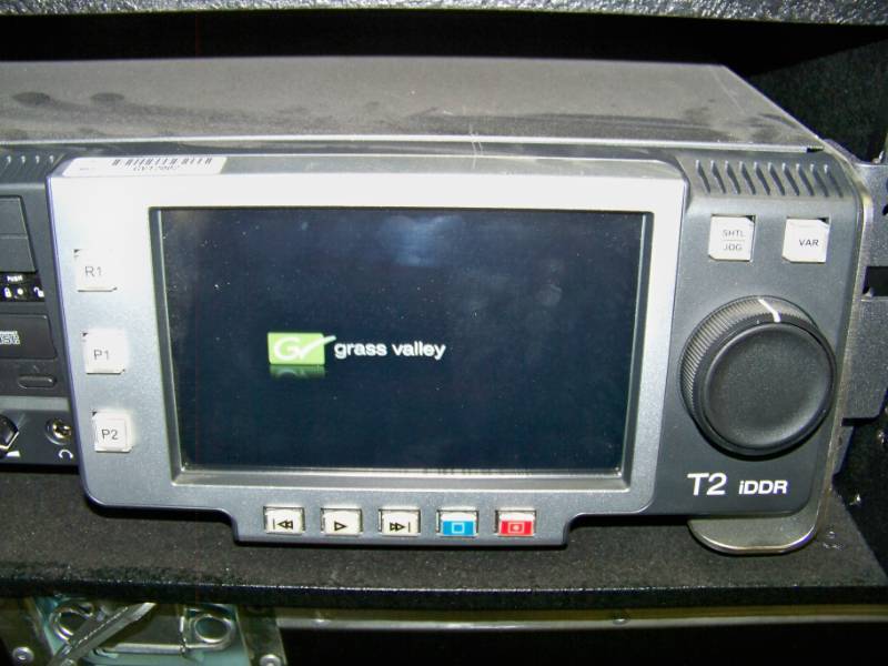 lot 33 image: GVG Grass Valley Group T2 iDDR Intelligent Digital Disk Recorder System w Heavy Duty Rolling Case