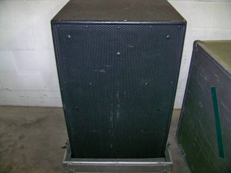 lot 50 image: Electro-Voice (EV) DeltaMax DMS-2181 Pro Audio Loudspeaker in Hard Sided Travel Shipping Case with Heavy Duty Casters