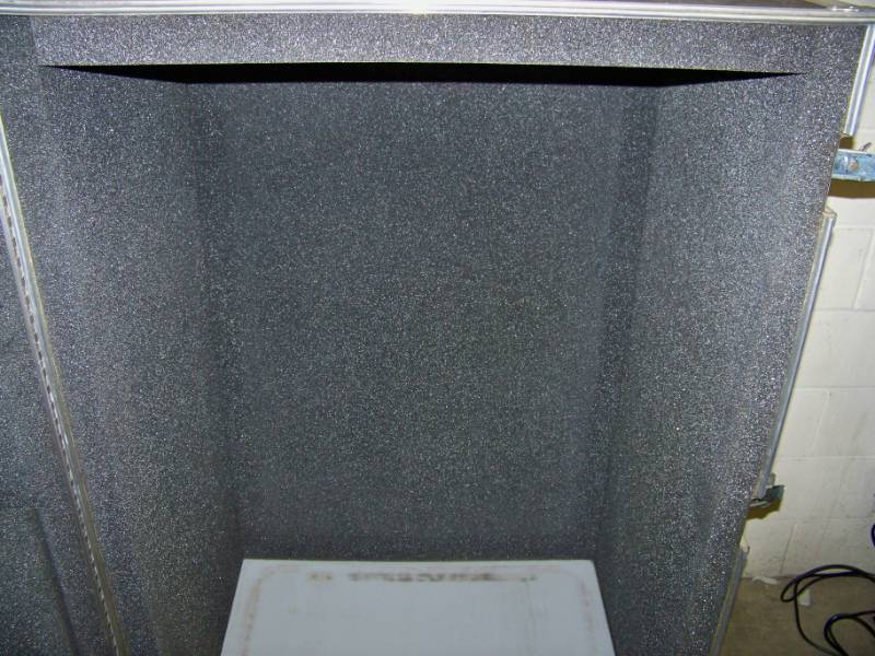 lot 69 image: Large, Side-Hinged Hard Sided Travel Shipping Case with Heavy Duty Casters