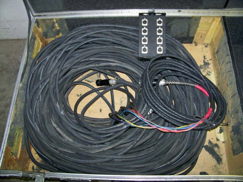 lot 72 image: 8-Channel Pro Audio Snake in Large Rolling Hard Sided Travel Shipping Case with Heavy Duty Casters & Hinged Lid